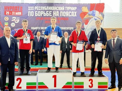 Команда Нурлатского района заняла первое место на XXX республиканском турнире по борьбе на поясах