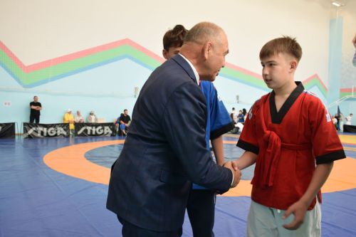 В Нурлате почтили память легендарного батыра: юбилейный турнир по борьбе на поясах собрал участников из всего Татарстана