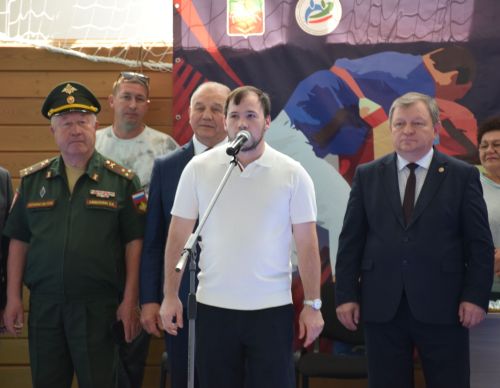 В Нурлате почтили память легендарного батыра: юбилейный турнир по борьбе на поясах собрал участников из всего Татарстана
