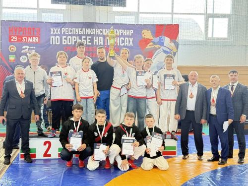Команда Нурлатского района заняла первое место на XXX республиканском турнире по борьбе на поясах