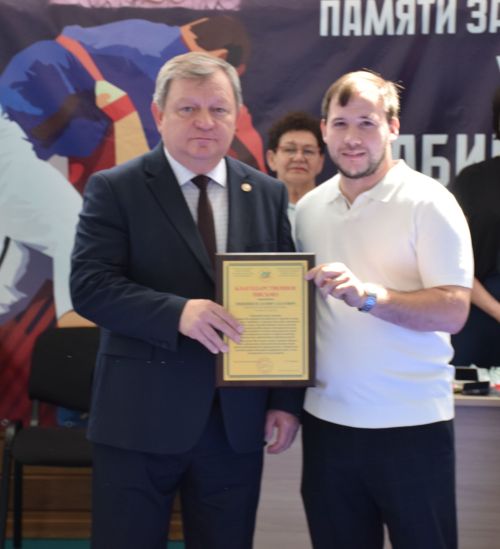 В Нурлате почтили память легендарного батыра: юбилейный турнир по борьбе на поясах собрал участников из всего Татарстана