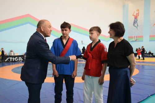 В Нурлате почтили память легендарного батыра: юбилейный турнир по борьбе на поясах собрал участников из всего Татарстана