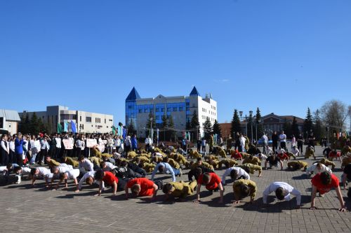 В Нурлате отжались на «Рекорд Победы»