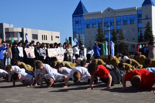 В Нурлате отжались на «Рекорд Победы»