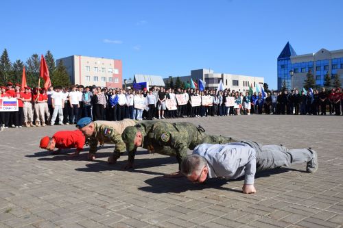 В Нурлате отжались на «Рекорд Победы»