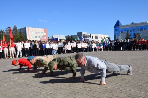 В Нурлате отжались на «Рекорд Победы»