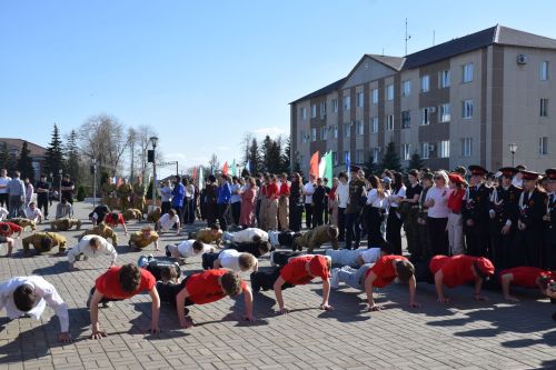 В Нурлате отжались на «Рекорд Победы»