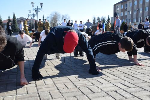 В Нурлате отжались на «Рекорд Победы»