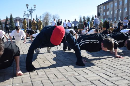 В Нурлате отжались на «Рекорд Победы»