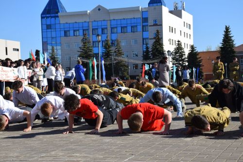 В Нурлате отжались на «Рекорд Победы»