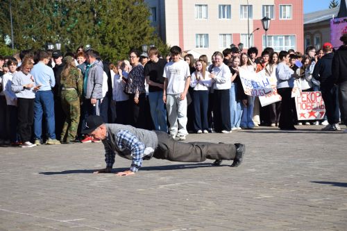 В Нурлате отжались на «Рекорд Победы»