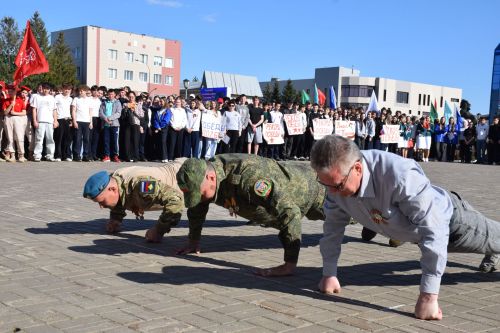 В Нурлате отжались на «Рекорд Победы»