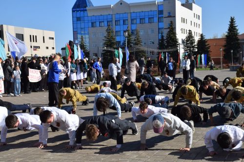 В Нурлате отжались на «Рекорд Победы»