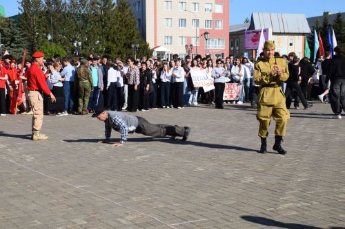 В Нурлате отжались на «Рекорд Победы»