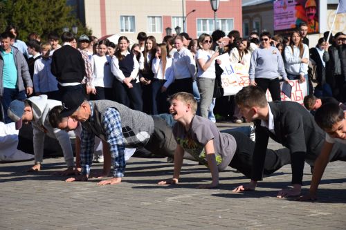 В Нурлате отжались на «Рекорд Победы»