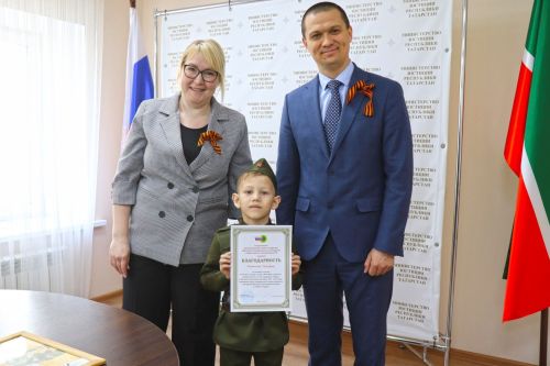 Юные нурлатцы рассказали о Победе стихами и красками