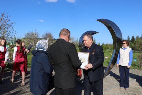 В Нурлате заложили аллею «7Я»: живой символ единства поколений