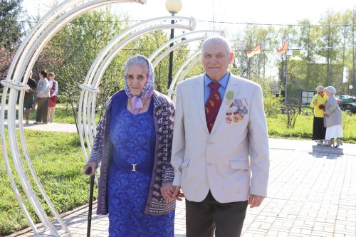В Нурлате заложили аллею «7Я»: живой символ единства поколений