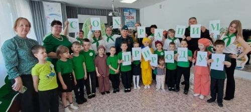 Костюмы из отходов и зеленые галстуки: в Нурлате малышей посвятили в «Эколята»