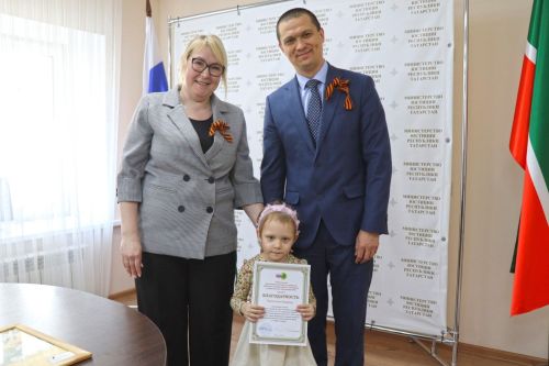 Юные нурлатцы рассказали о Победе стихами и красками