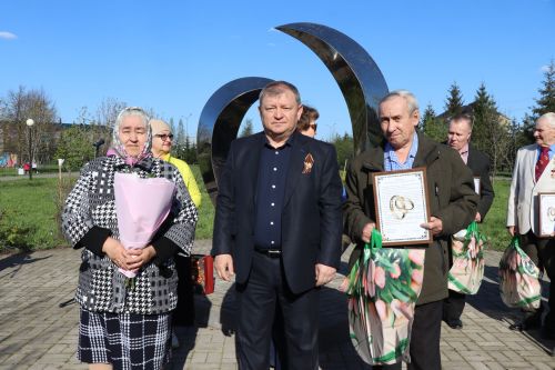 В Нурлате заложили аллею «7Я»: живой символ единства поколений