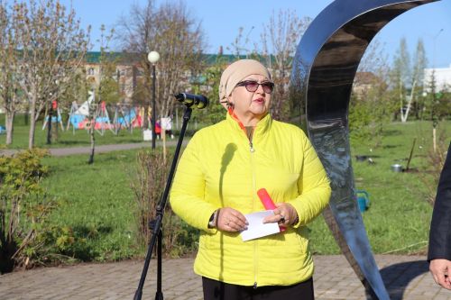 В Нурлате заложили аллею «7Я»: живой символ единства поколений
