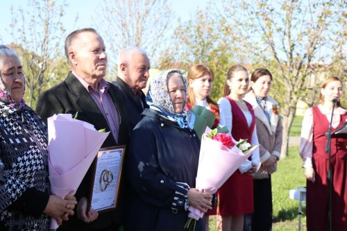 В Нурлате заложили аллею «7Я»: живой символ единства поколений