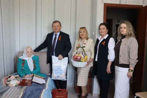 Низкий поклон ветерану: в Нурлате чествуют Антонину Андреевну Агапову