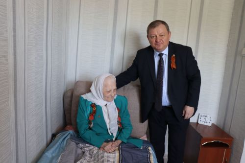 Нурлатта Бөек Ватан сугышында катнашкан Антонина Андреевна Агапованы котладылар