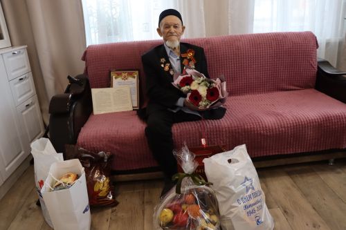 Сквозь огонь и время: нурлатцы поздравили 101-летнего ветерана Каима Самигулловича Самигуллина с Днем Победы