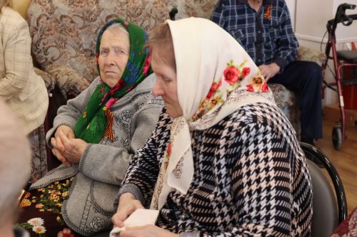 Дамир Ишкинеев поздравил подопечных Нурлатского дома-интерната с Днем Победы