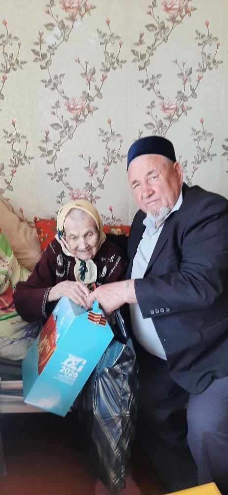 В Новоиглайкинском сельском поселении поздравили тружеников тыла с наступающим Днём Победы