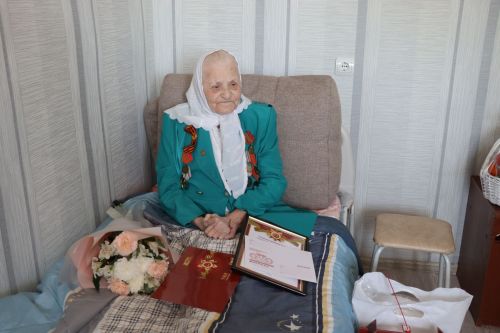 Низкий поклон ветерану: в Нурлате чествуют Антонину Андреевну Агапову