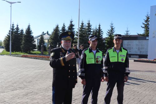 Нурлатцы провели автопробег в честь 81-й годовщины Великой Победы