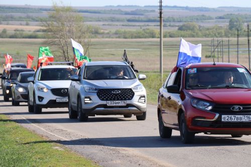 Нурлатцы провели автопробег в честь 81-й годовщины Великой Победы