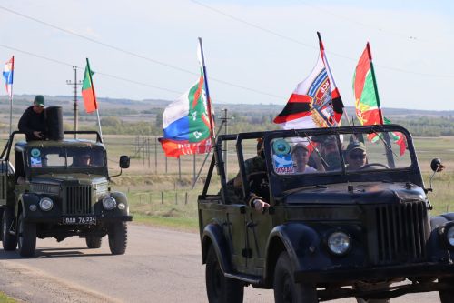 Нурлатцы провели автопробег в честь 81-й годовщины Великой Победы