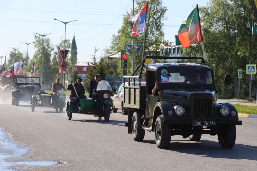 Нурлатцы провели автопробег в честь 81-й годовщины Великой Победы