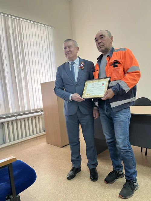 В Нурлате чествовали работников связи: Николай Липатов вручил награды от имени главы района