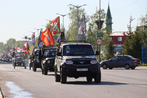 Нурлатцы провели автопробег в честь 81-й годовщины Великой Победы