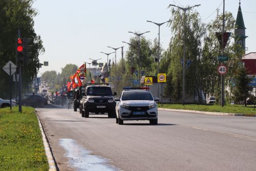 Нурлатцы провели автопробег в честь 81-й годовщины Великой Победы