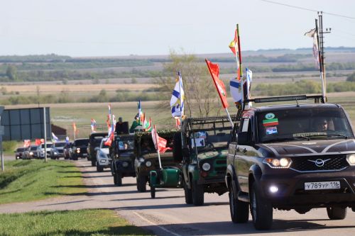 Нурлатцы провели автопробег в честь 81-й годовщины Великой Победы