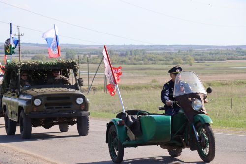Нурлатцы провели автопробег в честь 81-й годовщины Великой Победы