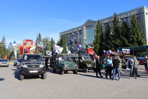 Нурлатцы провели автопробег в честь 81-й годовщины Великой Победы