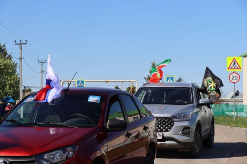Нурлатцы провели автопробег в честь 81-й годовщины Великой Победы