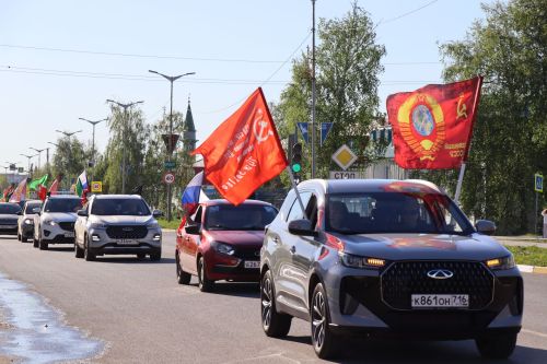 Нурлатцы провели автопробег в честь 81-й годовщины Великой Победы
