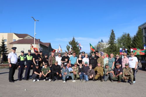 Нурлатцы провели автопробег в честь 81-й годовщины Великой Победы