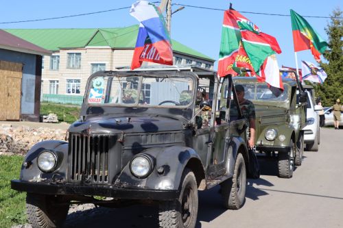 Нурлатцы провели автопробег в честь 81-й годовщины Великой Победы