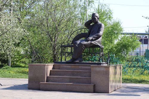 Свет путеводной звезды татарского театра: Нурлат торжественно встретил 140-летие Габдуллы Кариева