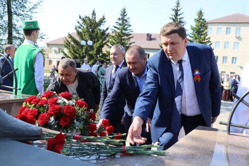 Свет путеводной звезды татарского театра: Нурлат торжественно встретил 140-летие Габдуллы Кариева