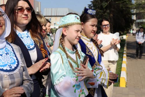 Свет путеводной звезды татарского театра: Нурлат торжественно встретил 140-летие Габдуллы Кариева
